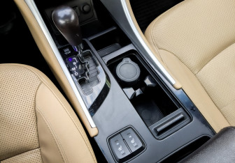 Подержанный автомобиль Hyundai Sonata 2011 года (29 фото)