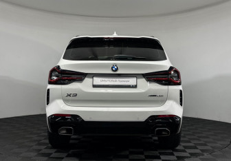 Подержанный автомобиль BMW X3 2023 года (4 фото)