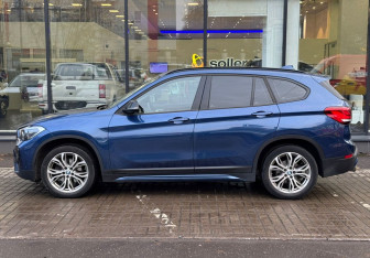 Подержанный автомобиль BMW X1 2021 года (5 фото)