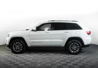 Подержанный автомобиль Jeep Grand Cherokee 2016 года (8 фото)
