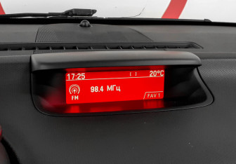 Подержанный автомобиль Opel Meriva 2012 года (13 фото)