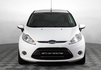 Подержанный автомобиль Ford Fiesta Hatchback 2012 года (2 фото)