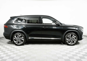 Подержанный автомобиль Geely Monjaro 2023 года (4 фото)