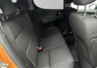Подержанный автомобиль Peugeot 207 Hatchback 2008 года (14 фото)