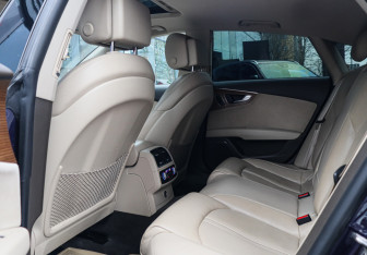 Подержанный автомобиль Audi A7 2016 года (8 фото)