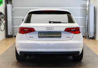 Подержанный автомобиль Audi A3 Hatchback 2015 года (5 фото)