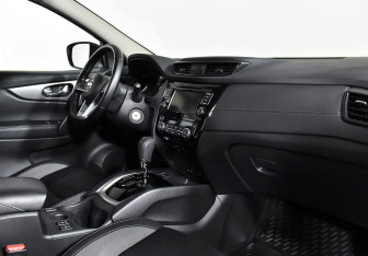 Подержанный автомобиль Nissan Qashqai 2021 года (9 фото)