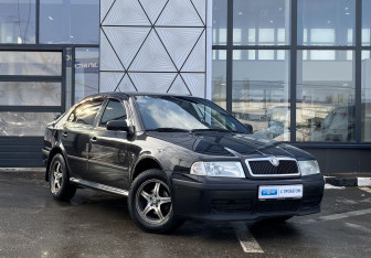 Подержанный автомобиль Skoda Octavia Liftback 2008 года (3 фото)