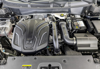 Подержанный автомобиль Hongqi HS3 2024 года (9 фото)