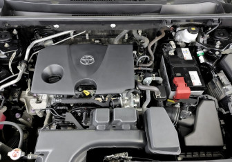 Подержанный автомобиль Toyota RAV4 2024 года (9 фото)