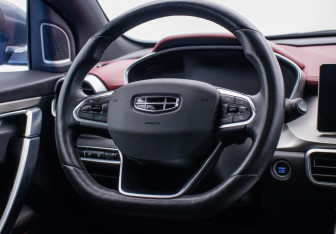 Подержанный автомобиль Geely Coolray 2021 года (15 фото)
