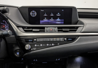 Подержанный автомобиль Lexus ES 2021 года (17 фото)