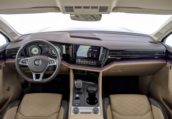 Подержанный автомобиль Volkswagen Touareg 2019 года (14 фото)