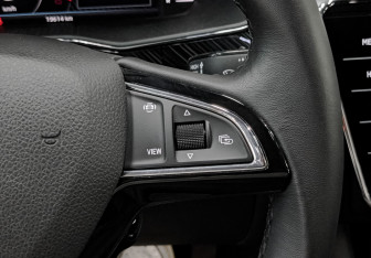 Подержанный автомобиль Skoda Superb Liftback 2025 года (29 фото)