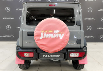 Подержанный автомобиль Suzuki Jimny 2021 года (6 фото)