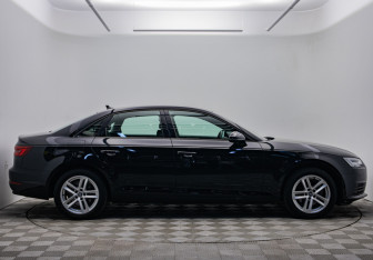 Подержанный автомобиль Audi A4 Sedan 2018 года (4 фото)