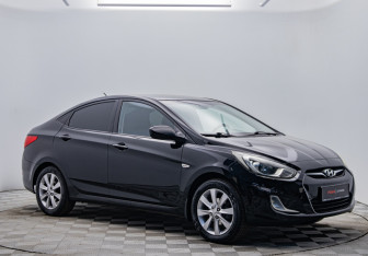 Подержанный автомобиль Hyundai Solaris Sedan 2012 года (7 фото)