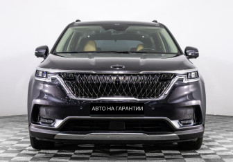 Подержанный автомобиль Kia Carnival 2020 года (2 фото)