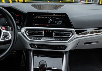Подержанный автомобиль BMW M4 Coupe 2020 года (13 фото)