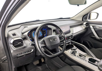 Подержанный автомобиль Geely Coolray 2022 года (16 фото)