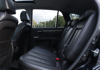 Подержанный автомобиль Hyundai Santa Fe 2011 года (10 фото)
