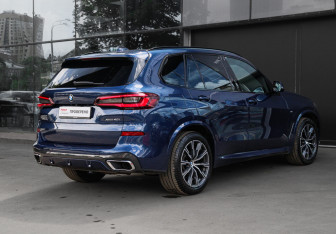 Подержанный автомобиль BMW X5 2020 года (4 фото)