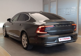 Подержанный автомобиль Volvo S90 2021 года (5 фото)