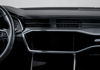 Подержанный автомобиль Audi A7 2021 года (13 фото)
