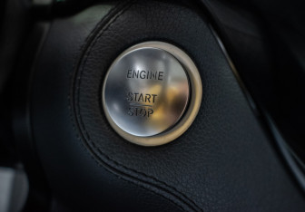 Подержанный автомобиль Mercedes-Benz GLE 2016 года (13 фото)