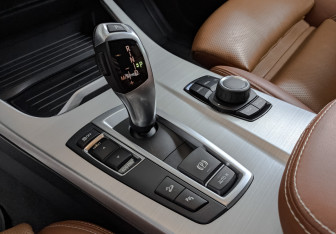 Подержанный автомобиль BMW X4 2017 года (21 фото)