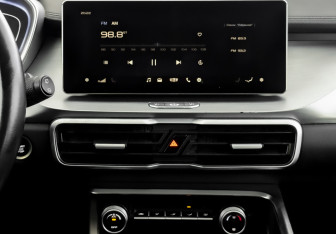 Подержанный автомобиль Geely Coolray 2022 года (15 фото)