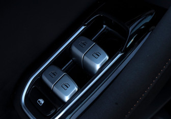 Подержанный автомобиль Exeed TXL 2023 года (13 фото)