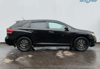 Подержанный автомобиль Toyota Venza 2009 года (4 фото)