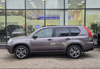 Подержанный автомобиль Nissan X-Trail 2008 года (5 фото)