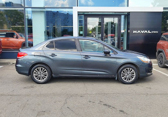 Подержанный автомобиль Citroen C4 Sedan 2015 года (4 фото)