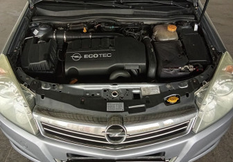 Подержанный автомобиль Opel Astra Hatchback 2009 года (16 фото)