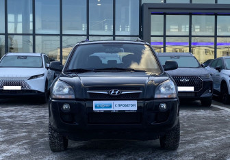 Подержанный автомобиль Hyundai Tucson 2008 года (2 фото)