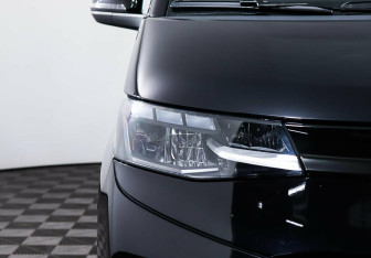 Подержанный автомобиль Volkswagen Multivan 2022 года (7 фото)