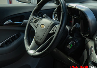 Подержанный автомобиль Chevrolet Orlando 2012 года (13 фото)