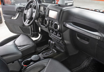 Подержанный автомобиль Jeep Wrangler 2014 года (17 фото)