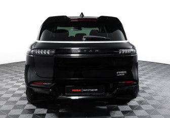 Подержанный автомобиль Voyah Free 2023 года (6 фото)