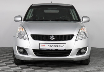 Подержанный автомобиль Suzuki Swift Hatchback 2013 года (2 фото)