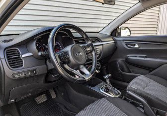 Подержанный автомобиль Kia Rio Hatchback 2020 года (15 фото)