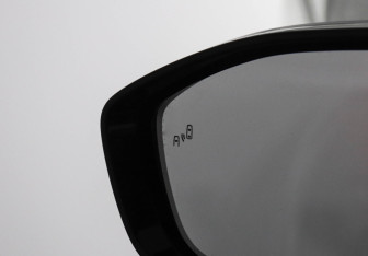 Подержанный автомобиль Changan UNI-K 2023 года (13 фото)