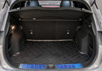 Подержанный автомобиль Geely Coolray 2024 года (10 фото)