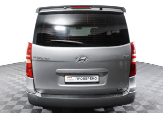 Подержанный автомобиль Hyundai Grand Starex 2013 года (6 фото)