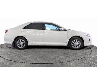 Подержанный автомобиль Toyota Camry Sedan 2017 года (4 фото)