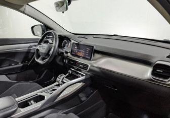 Подержанный автомобиль Geely Coolray 2021 года (13 фото)
