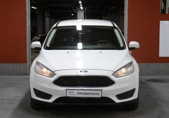 Подержанный автомобиль Ford Focus Wagon 2017 года (2 фото)