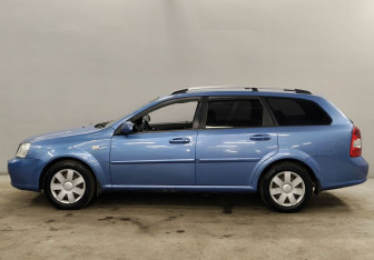 Подержанный автомобиль Chevrolet Lacetti Wagon 2007 года (8 фото)